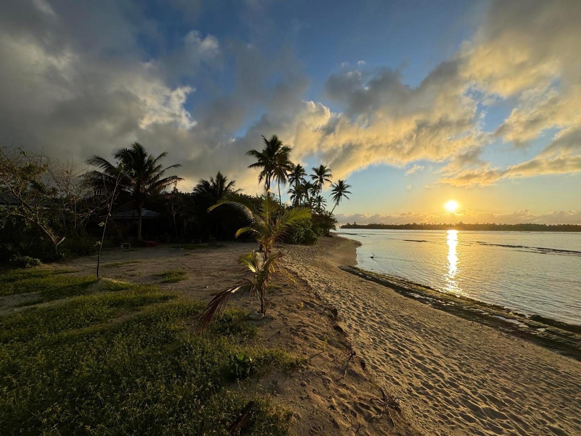 Parea Lodge Huahine Bungalow 1#Mahana Exterior photo